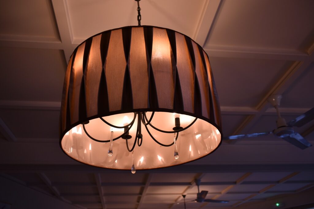 Suspension plissé restaurant Charbonnel